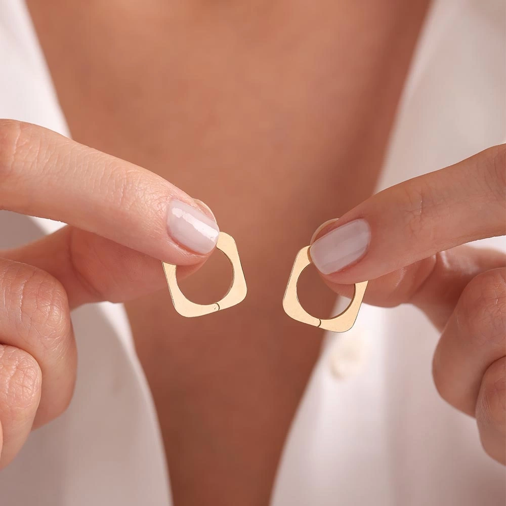 Kare Plaka Halka 14 Ayar Altın Küpe