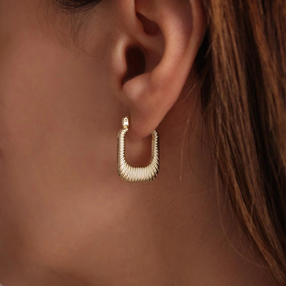 İstiridye Kutu 14 Ayar Altın Küpe