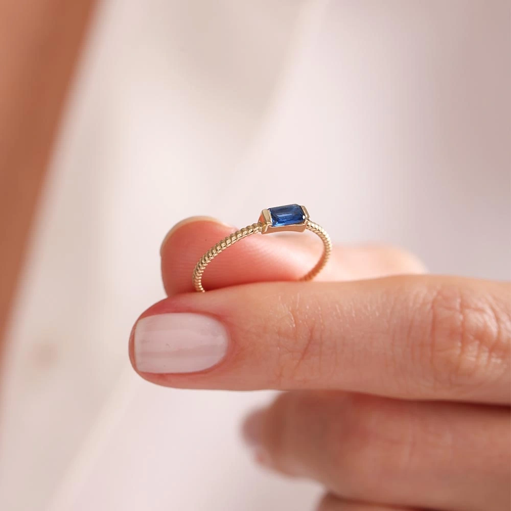 Mavi Taşlı 14 Ayar Altın Yüzük