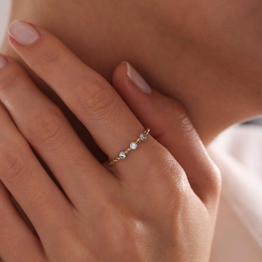 Sıra Taşlı Burgu 14 Ayar Altın Yüzük