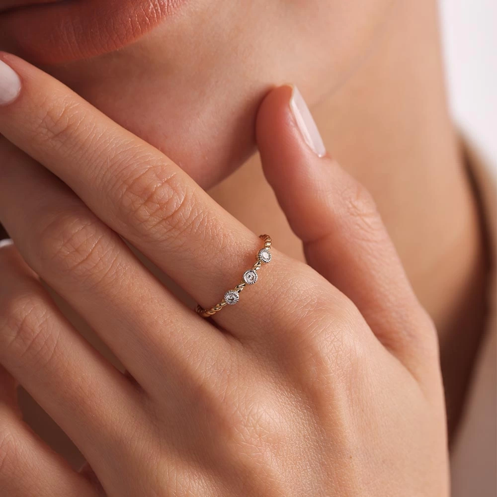 Sıra Taşlı Burgu 14 Ayar Altın Yüzük