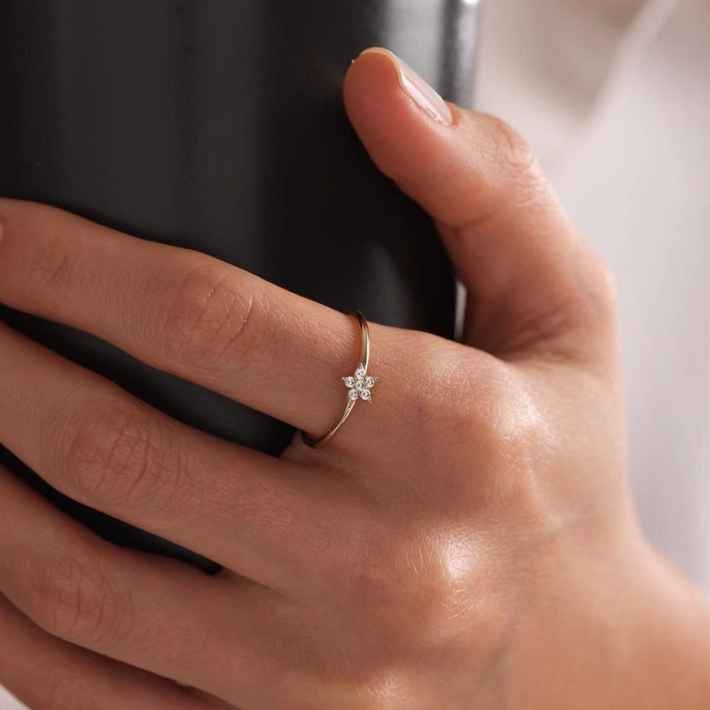 Taşlı Yıldız 14 Ayar Altın Yüzük