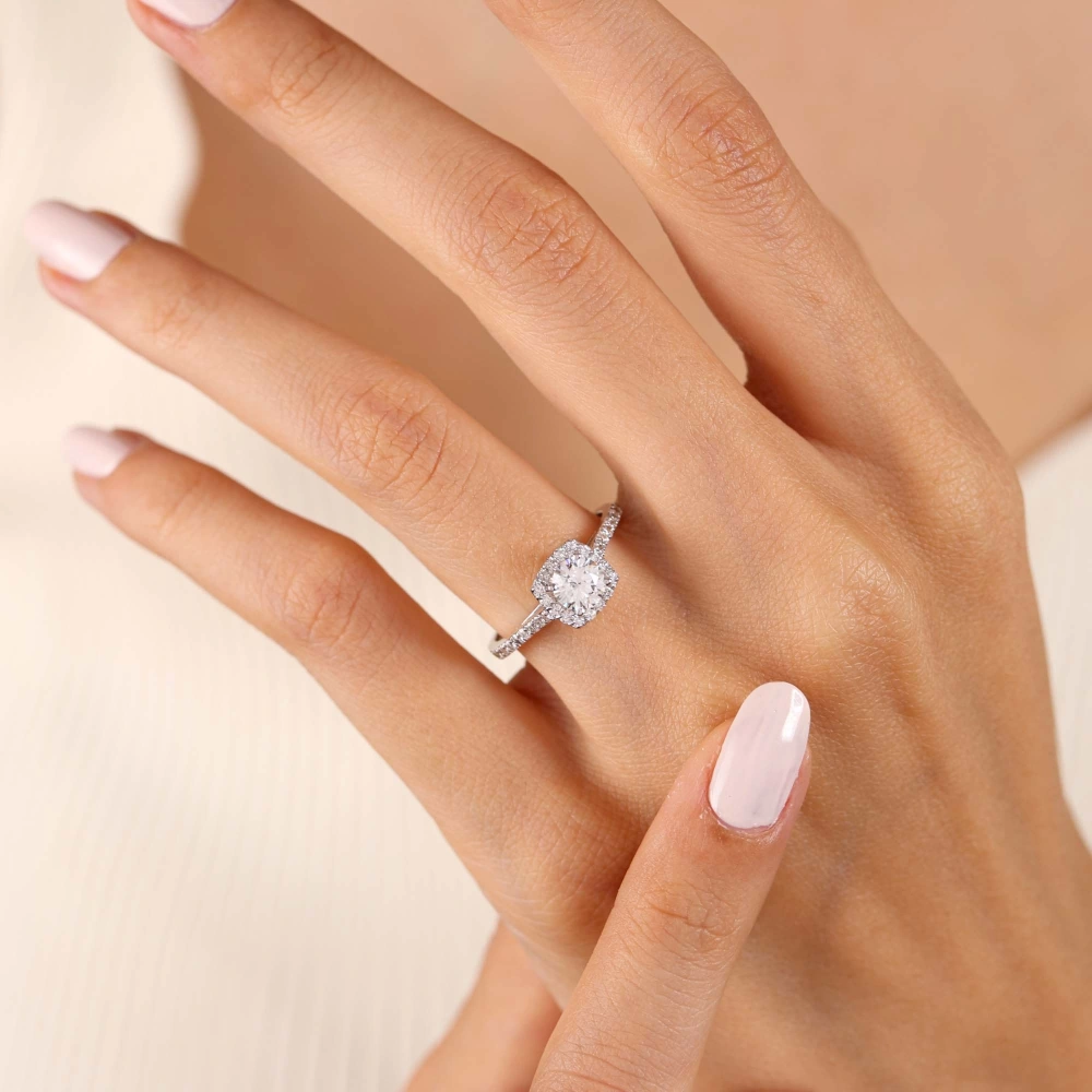 1.46 CT Beyaz Topaz & Pırlanta Yüzük