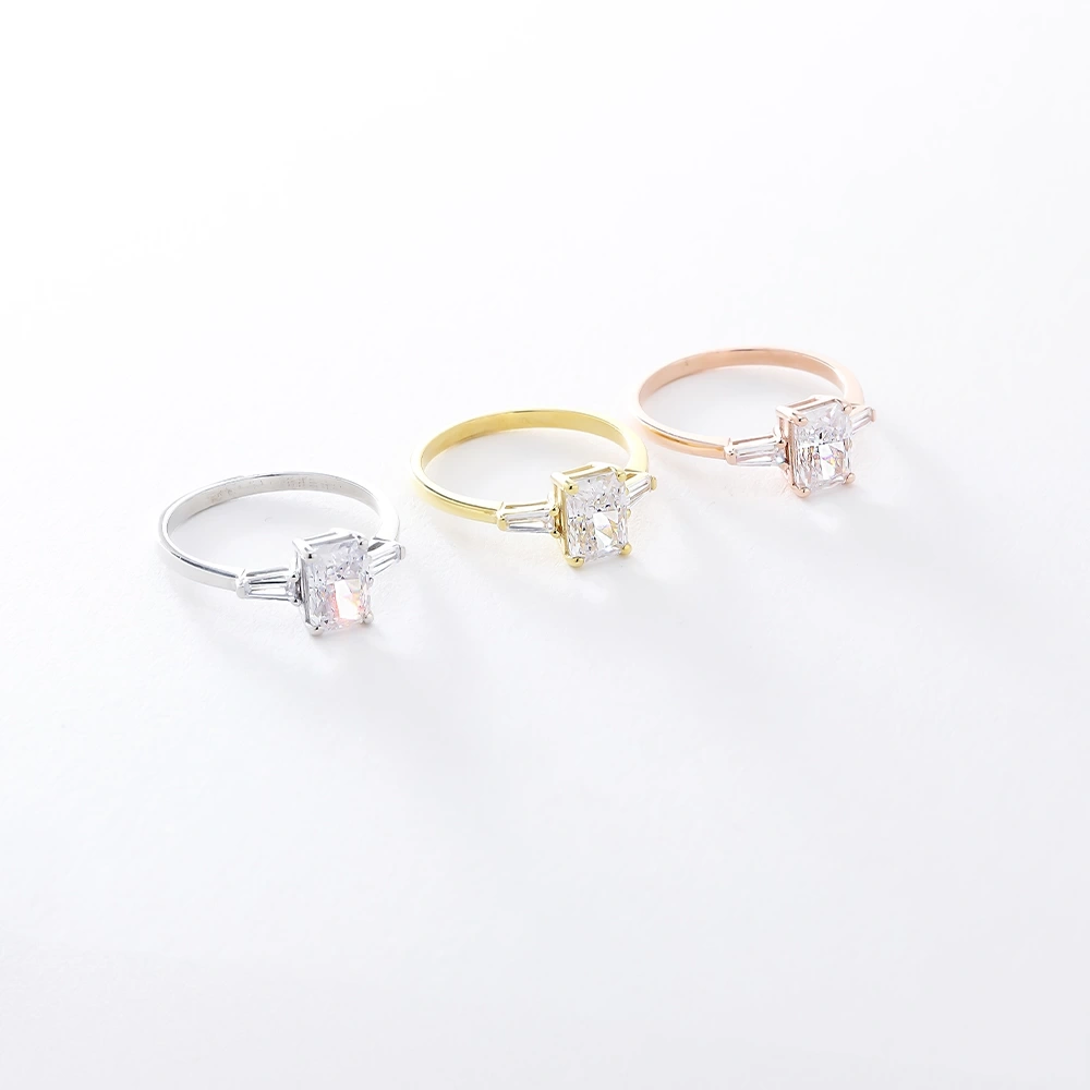 2.30 CT Beyaz Topaz & Baget Pırlanta Yüzük