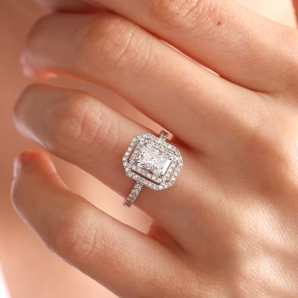 2.45 CT Beyaz Topaz &. Pırlanta Yüzük