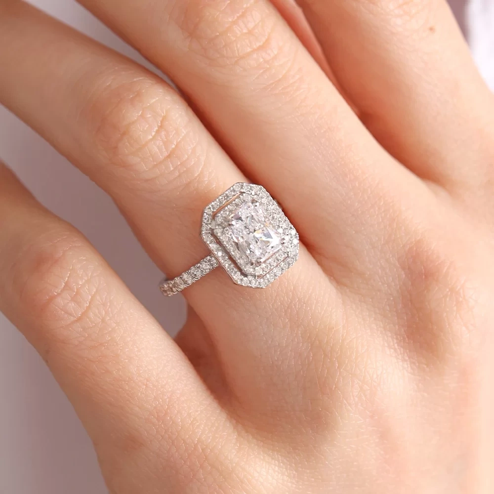 2.45 CT Beyaz Topaz &. Pırlanta Yüzük