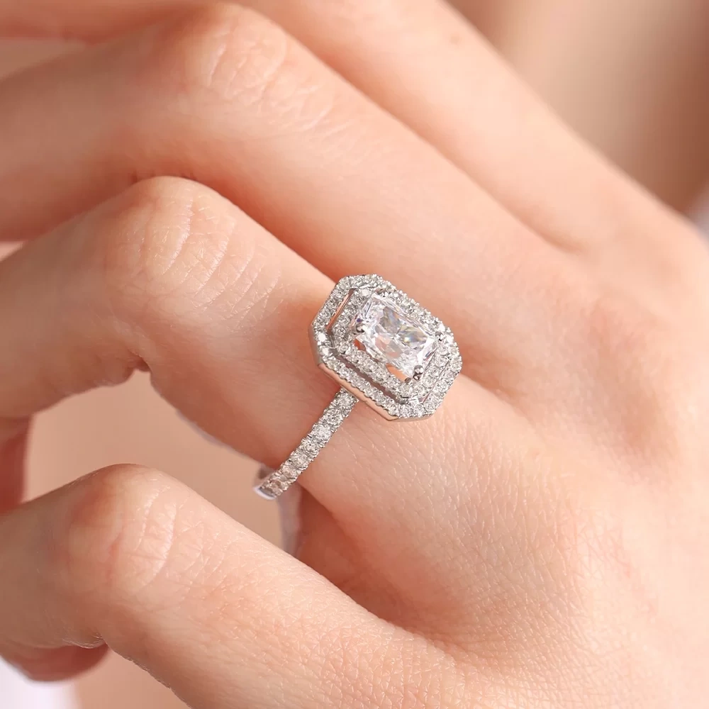 2.45 CT Beyaz Topaz &. Pırlanta Yüzük