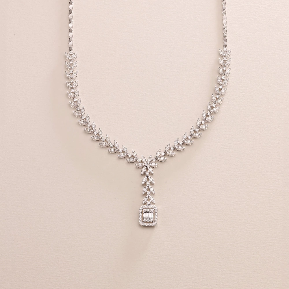 3.05 CT Pırlanta Kolye