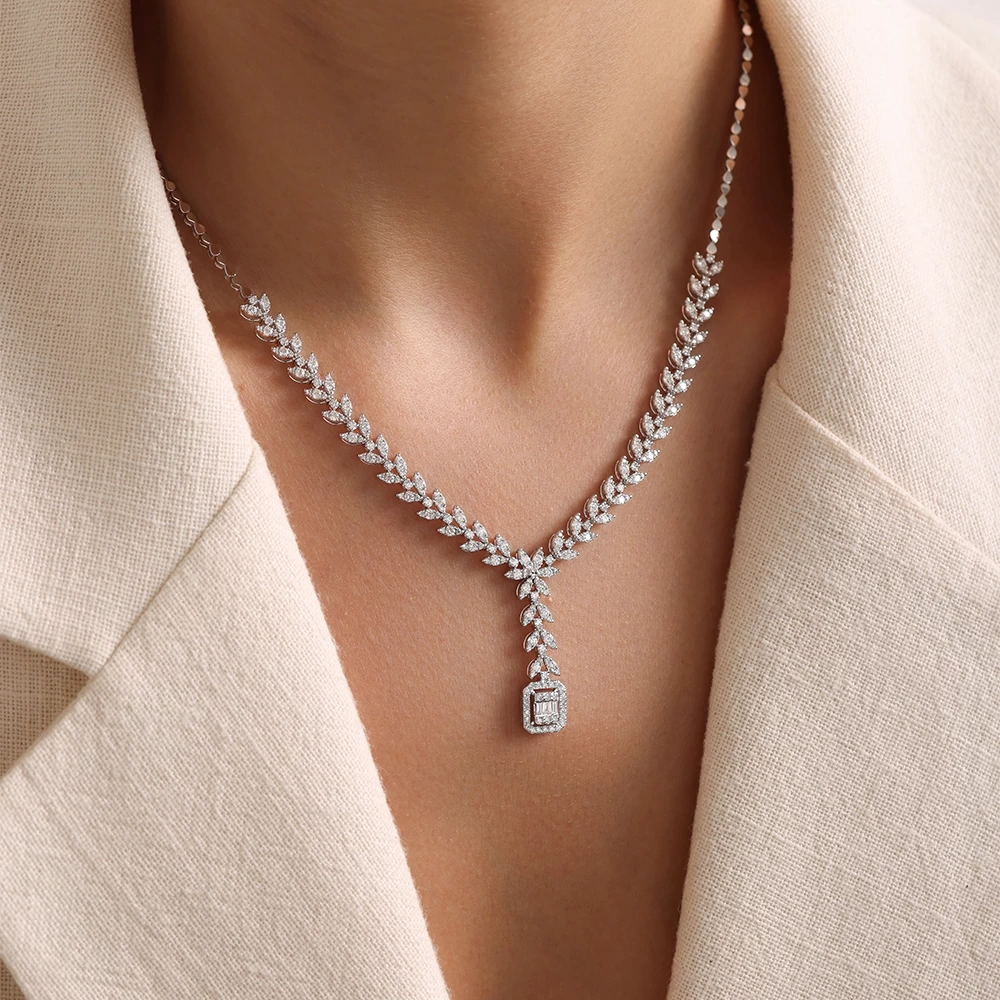 3.05 CT Pırlanta Kolye