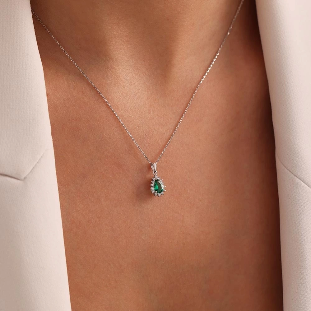 3.10 CT Damla Zümrüt & Pırlanta Set