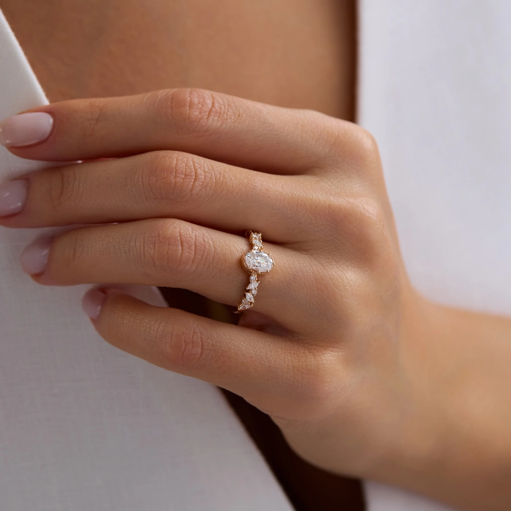 Valenne 1.05 CT Oval Tasarım Pırlanta Yüzük