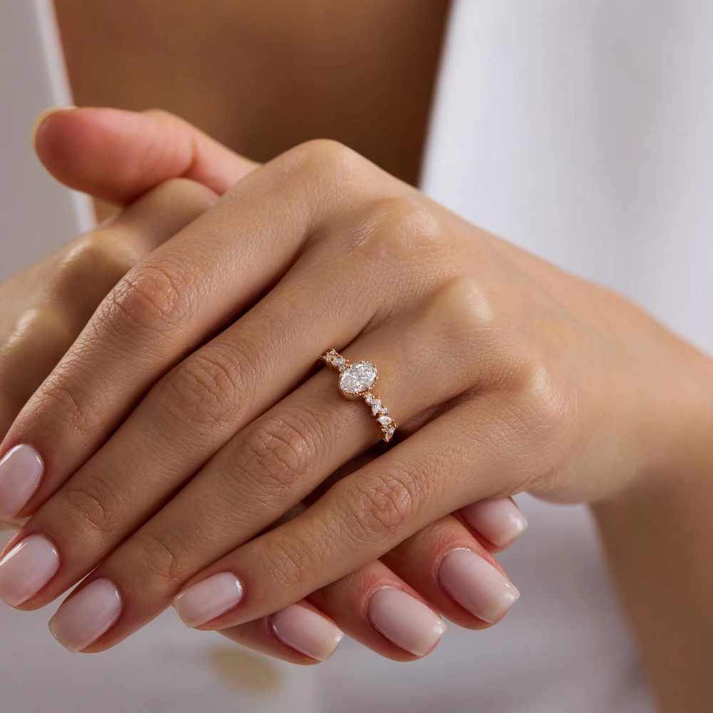 Valenne 1.05 CT Oval Tasarım Pırlanta Yüzük