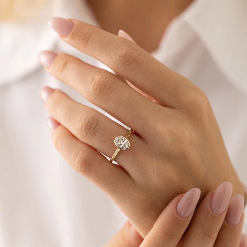 0.70 Ct Oval Pırlanta Tektaş Yüzük
