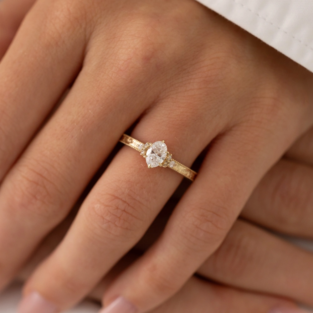 0.65 Ct Oval Pırlanta Yüzük
