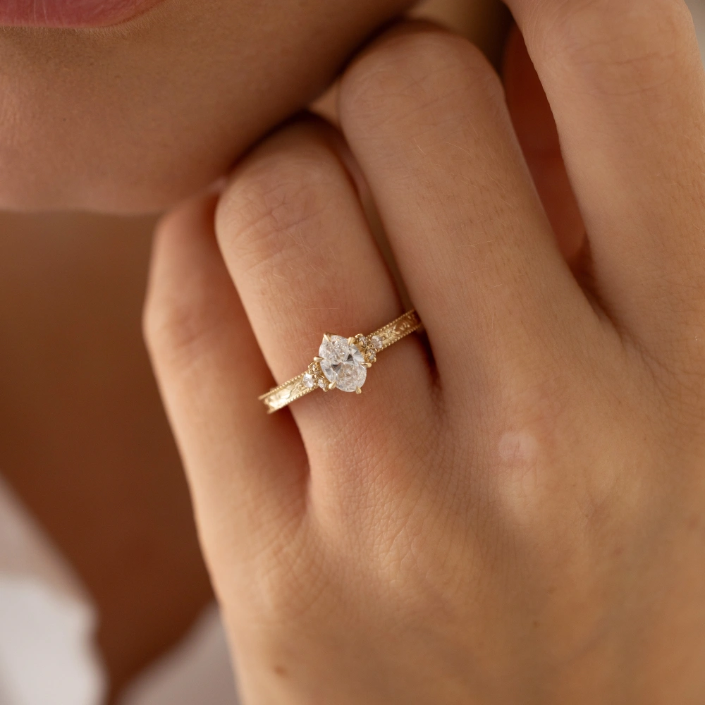 0.65 Ct Oval Pırlanta Yüzük