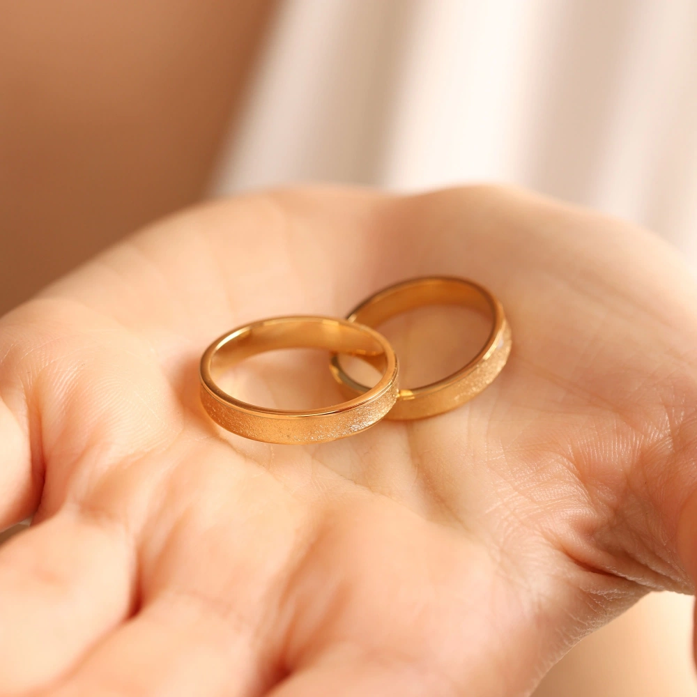 Taşlamalı Yarı Mat Köşeli Alyans