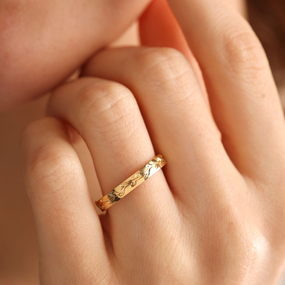 Yaprak Desenli Kesme Model Alyans