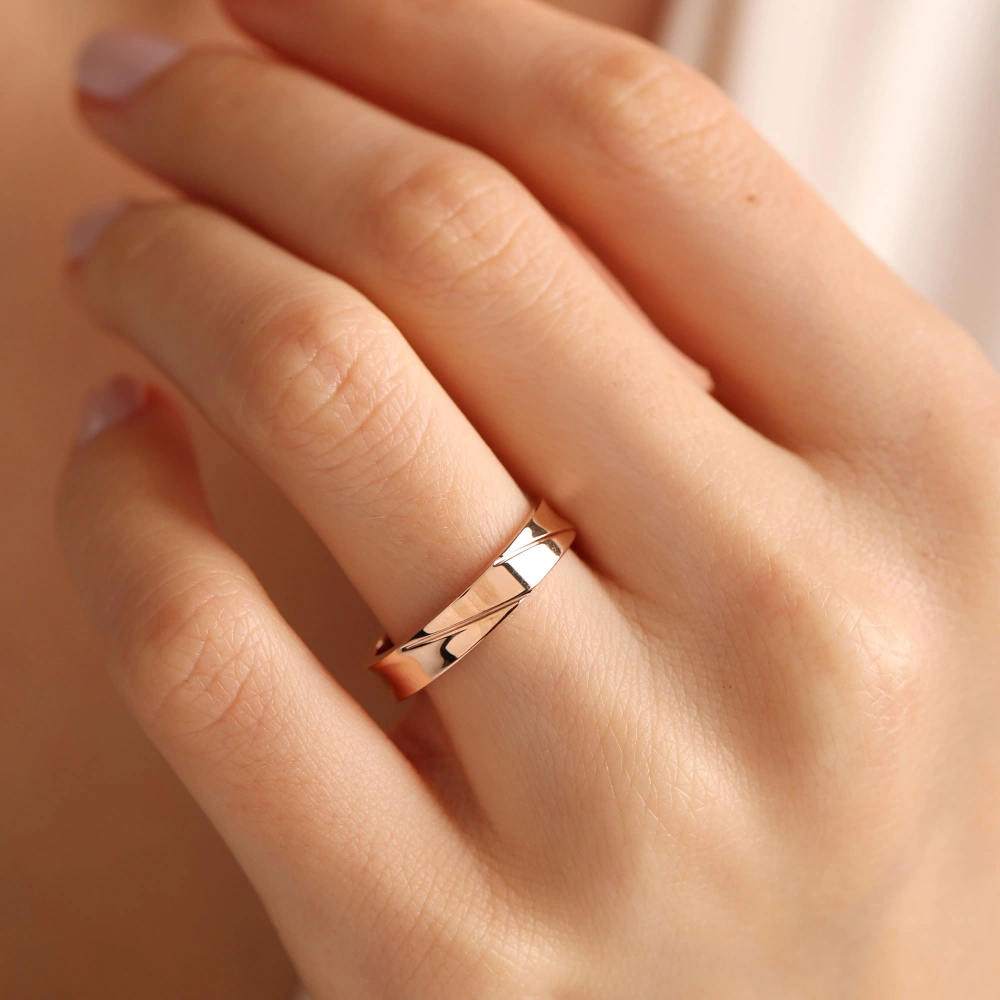 Sade Kesme Model Köşeli Alyans