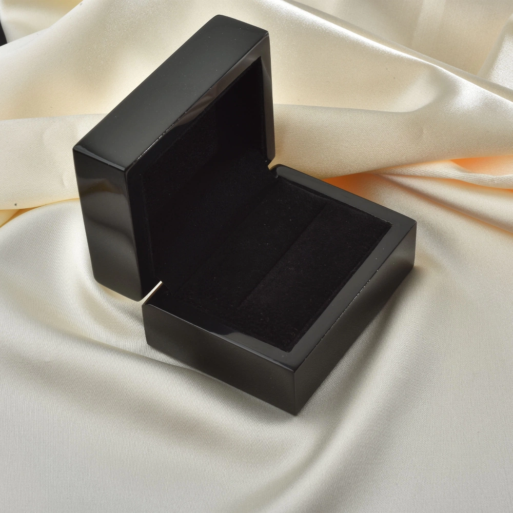 Yaprak Desenli Kesme Model Alyans