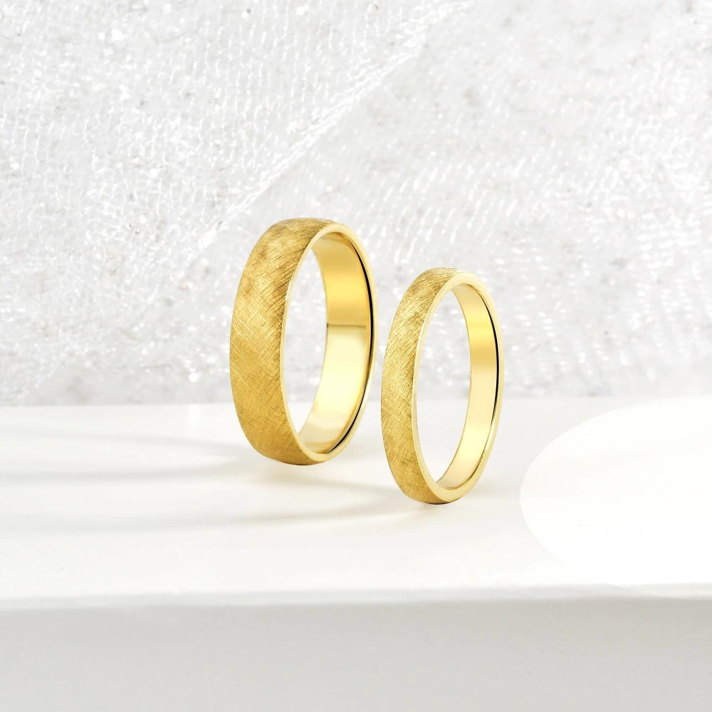 Desenli Taşlamalı Köşeli Alyans