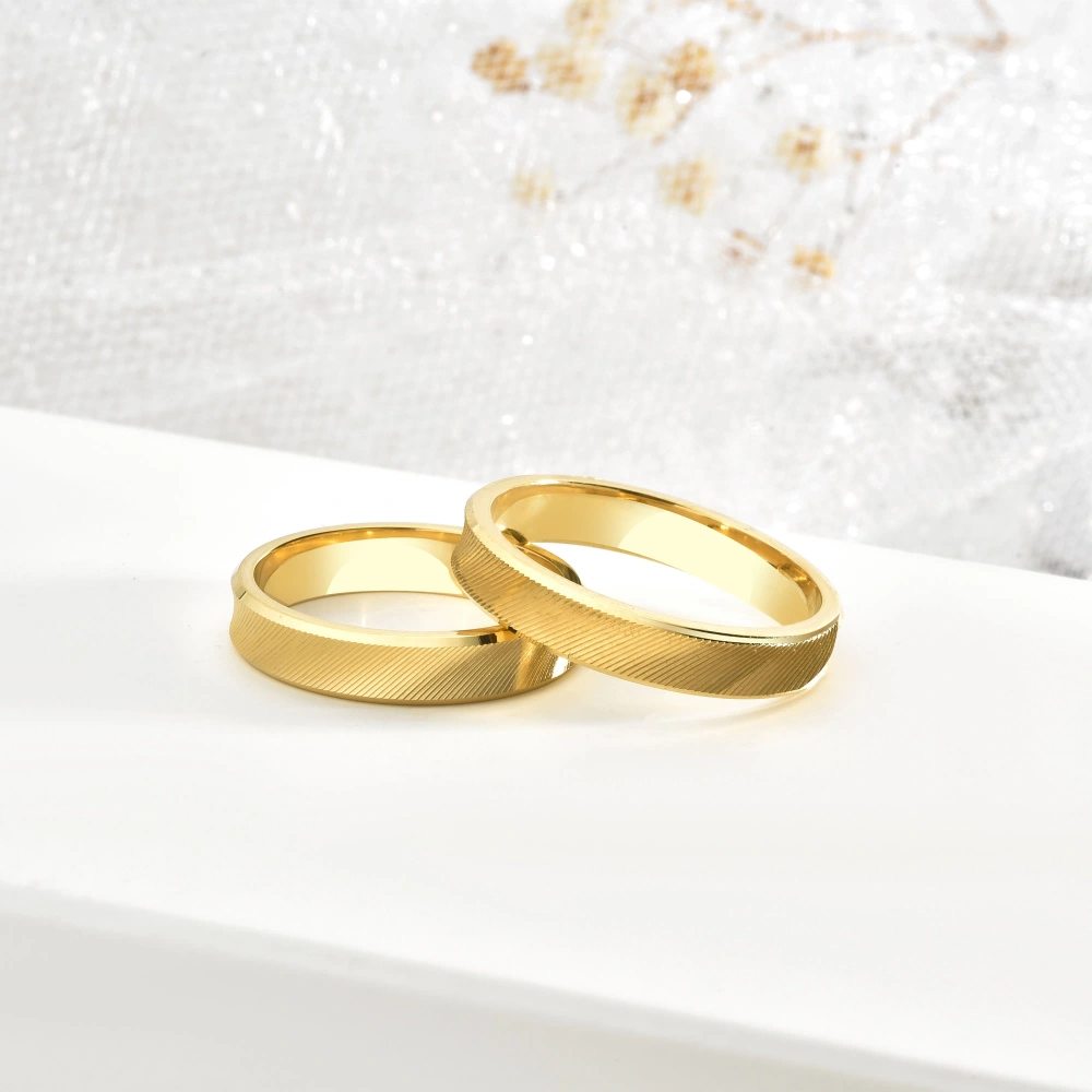 Çizgi Dokulu Köşeli Alyans