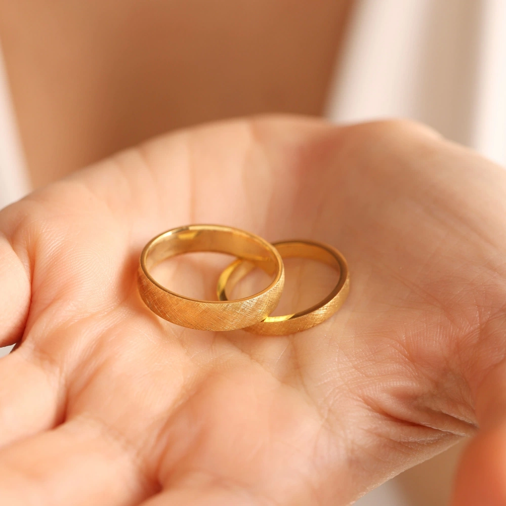 Desenli Taşlamalı Köşeli Alyans