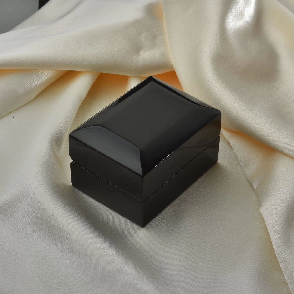 Yaprak Desenli Kesme Model Alyans