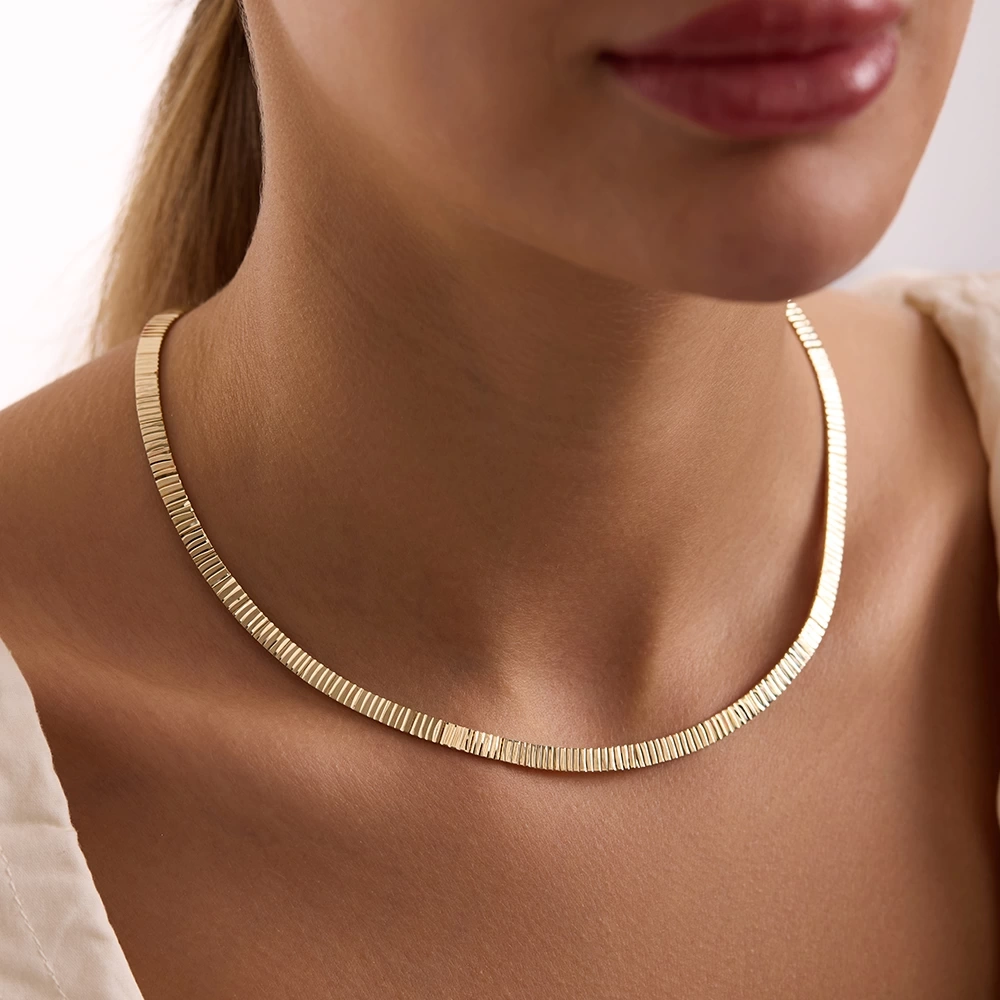 Parlak Ezme 14 Ayar Altın Kolye