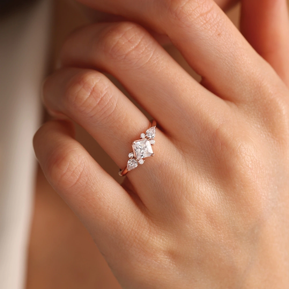 Prenses Tasarım Beyaz Topaz & Pırlanta Yüzük