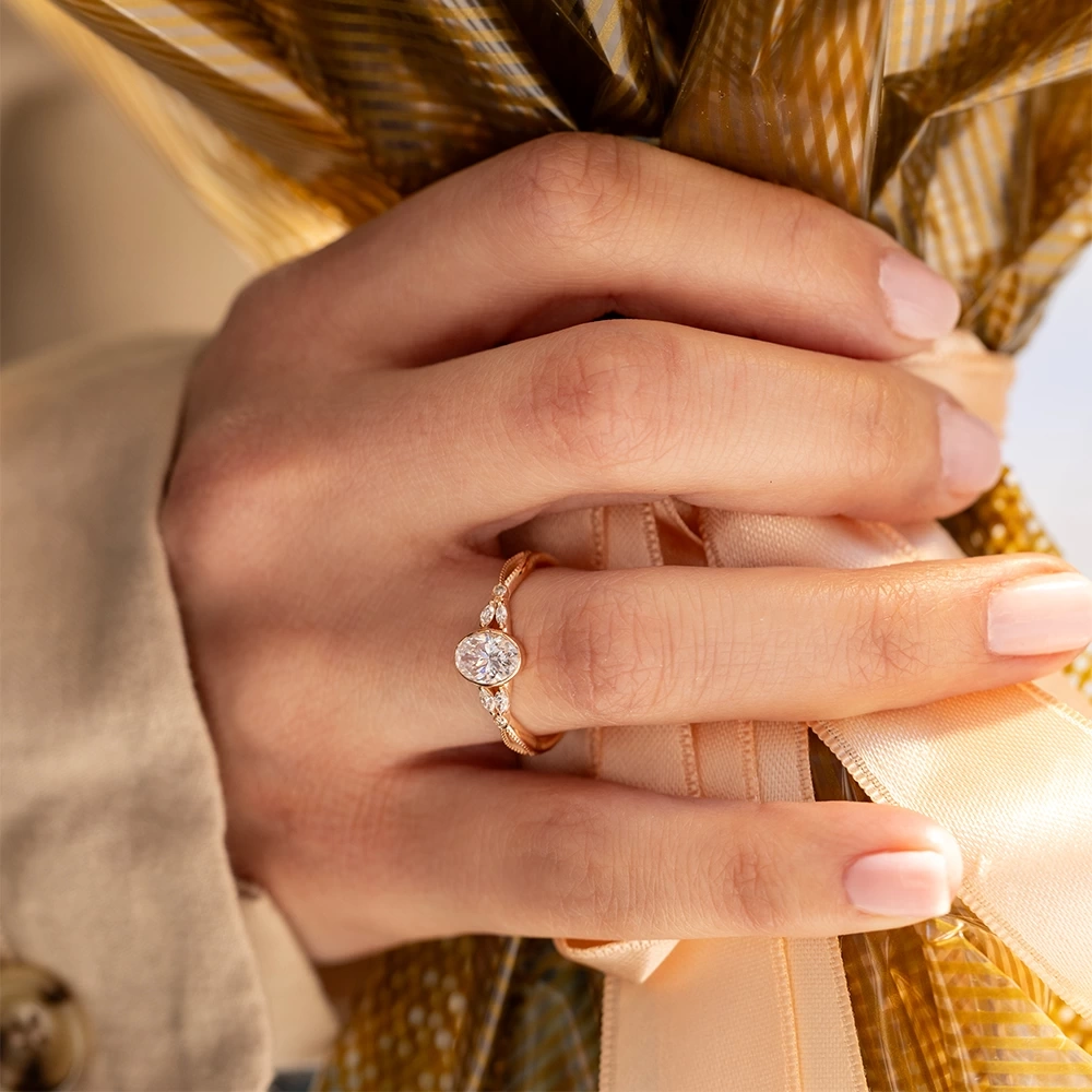 Vera 1.50 Ct Beyaz Topaz & Pırlanta Yüzük