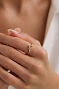 0.18 Ct Yarım Ay Pırlanta Yüzük