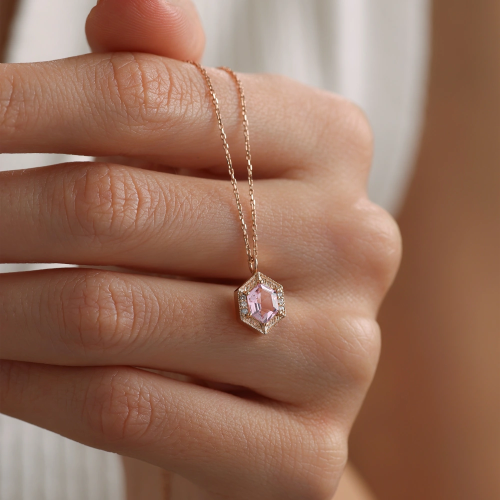 0.84 CT Pembe Topaz & Pırlanta Kolye