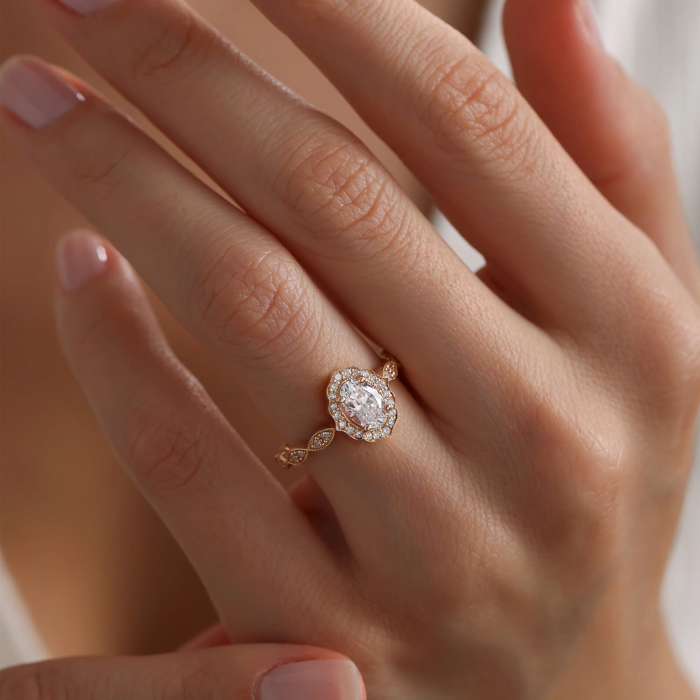 1.91 CT Beyaz Topaz Vintage Pırlanta Tasarım Yüzük