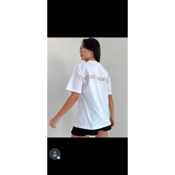 Beyaz R.Önü Desenli Arka Dantel Geçişli Bayan Tshirt