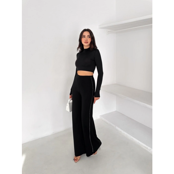 Siyah Yandan Taşlı Bol Paça Pantolon