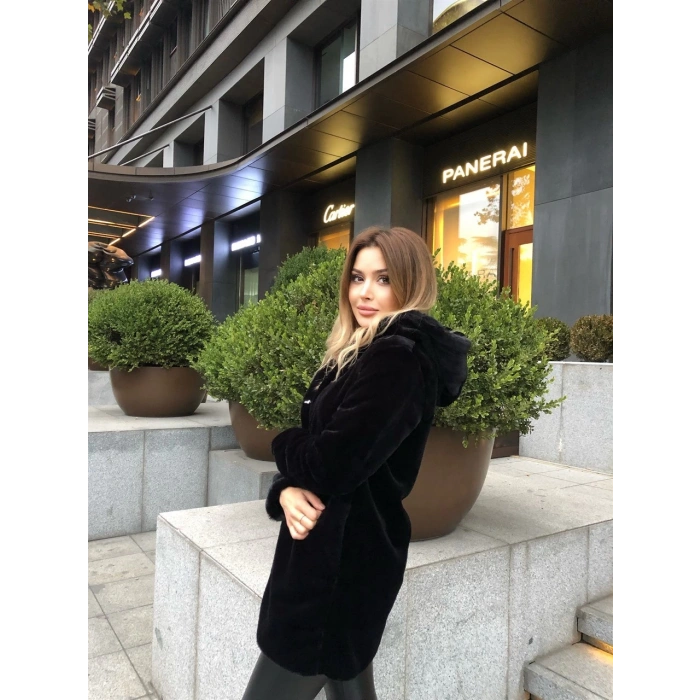 Siyah Kapşonlu İçi Astarlı Rabbit Peluş Kaban