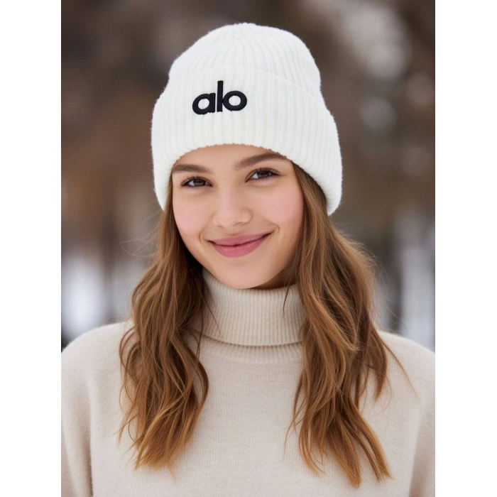Beyaz Alo Yün Bere