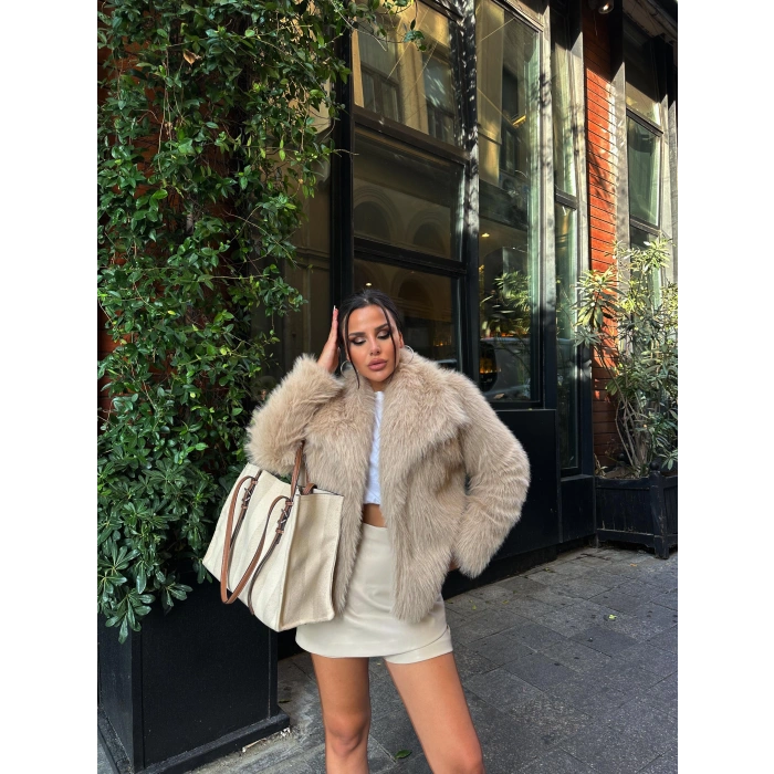 Bej Şal Yaka İçi Astarlı Kürk Kaban