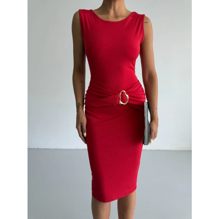 Kırmızı Toka Detay Midi Boy Dalgıç Elbise