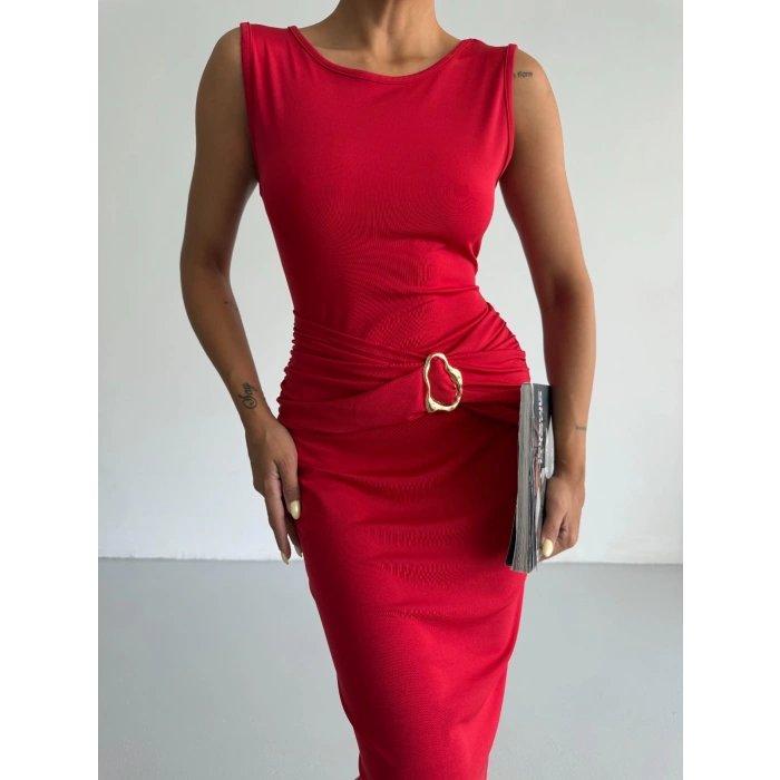 Kırmızı Toka Detay Midi Boy Dalgıç Elbise