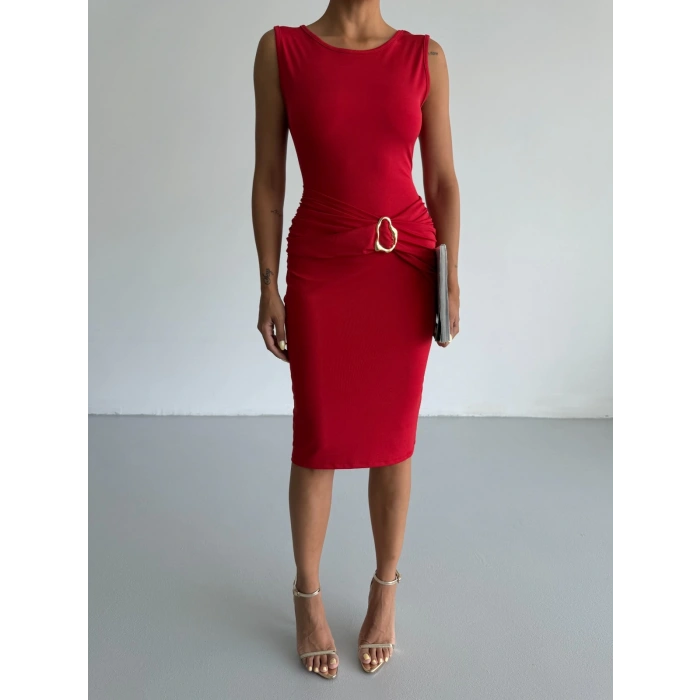 Kırmızı Toka Detay Midi Boy Dalgıç Elbise