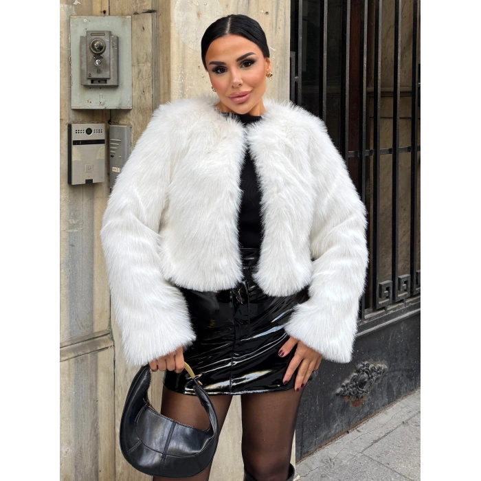 Beyaz Düz Yaka Crop İthal Kürk