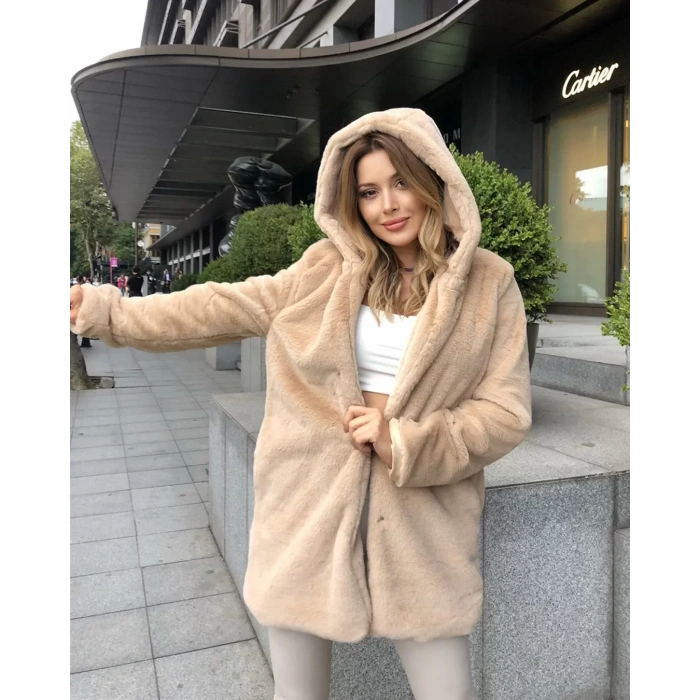 Bej Kapşonlu İçi Astarlı Rabbit Peluş Kaban