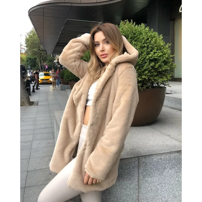 Bej Kapşonlu İçi Astarlı Rabbit Peluş Kaban