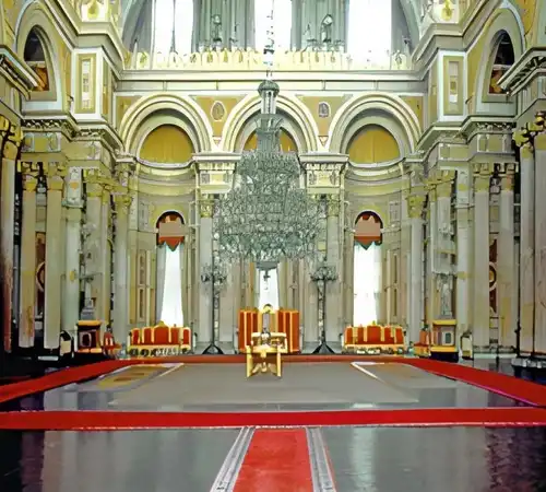 Dolmabahçe Sarayı