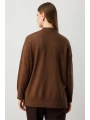 On Fashion Kadın Yuvarlak Yaka Pul Detaylı Kahverengi Kazak 60302