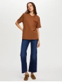 Faik Sönmez Kadın Süet Cep Ve Trok Detaylı Yuvarlak Yaka Kahverengi T-Shirt UW26TSH085