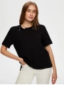 Faik Sönmez Kadın Yakası Zincir Düğme Aksesuarlı Kısa Kol Siyah T-Shirt UW26TSH087