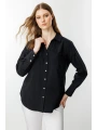 Ekol Büyük Beden Gül Nakışlı Cepli Siyah Kadın Gömlek 03504