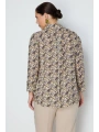 On Fashion V Yaka Çiçek Desenli Gömlek 74478